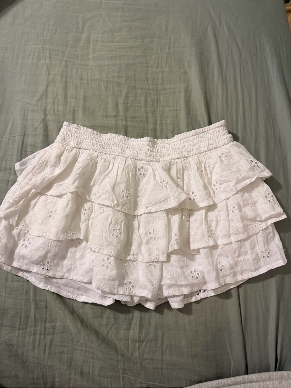 NEW!! Women’s Hollister White Tiered Eyelet Mini Skirt Size S